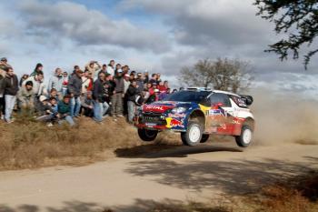 Sebastien Loeb air - WRC Argentina 2011 - Citroen MK.jpg